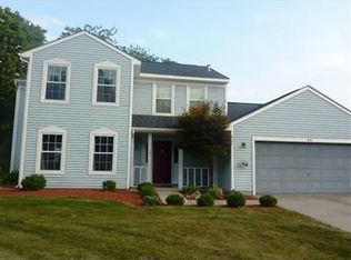 816 Hunters Ridge Dr, Fairborn, OH 45324