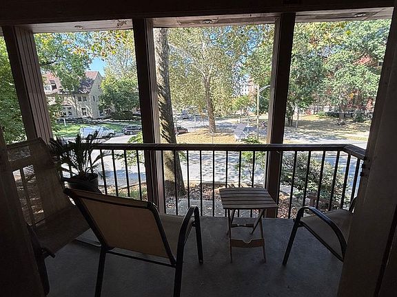 4th image of 1892 Indianola Ave #F