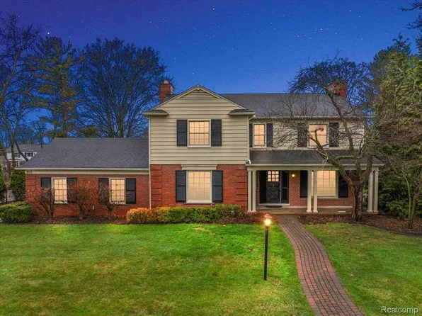 215 Chewton Rd, Bloomfield Hills, MI 48301