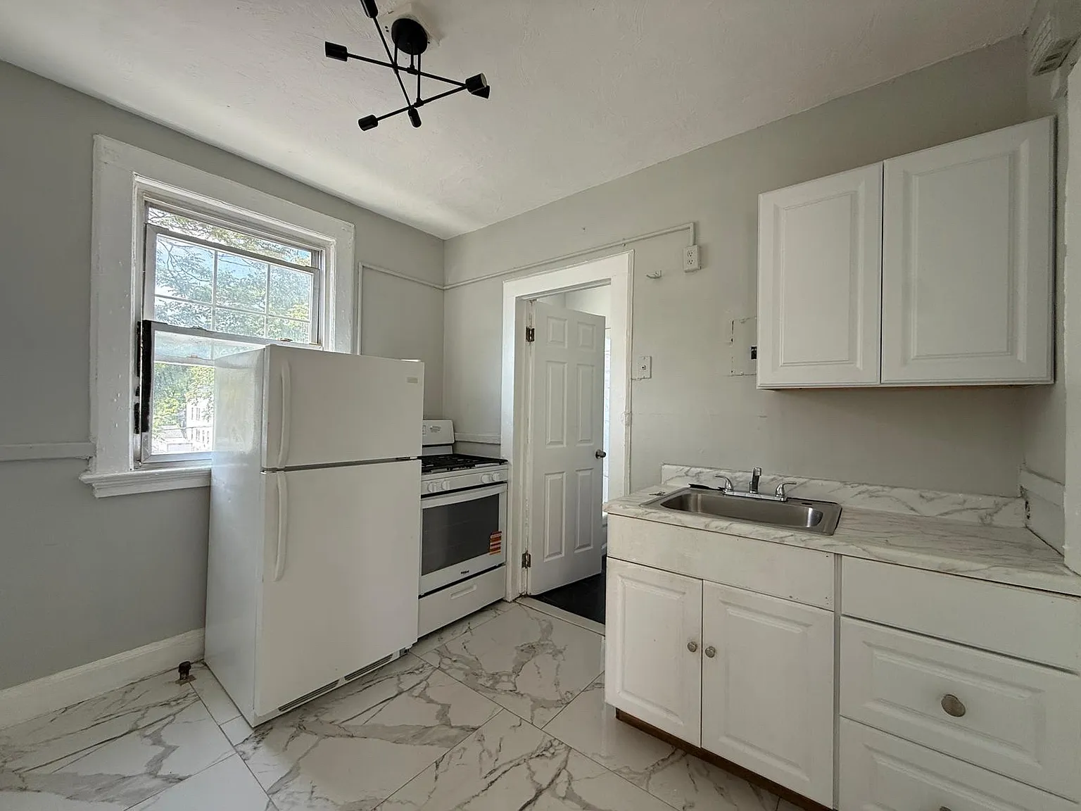 2 bed, $1,750 — Photo 1