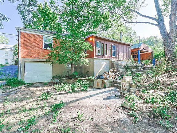 3rd image of 5847 Blue Rock Hill Rd