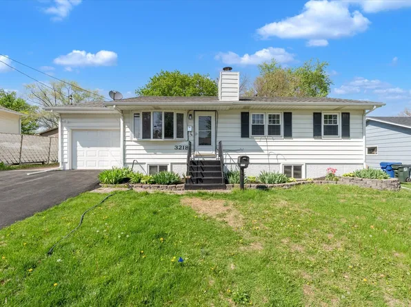 3218 W 11th St, Davenport, IA 52804