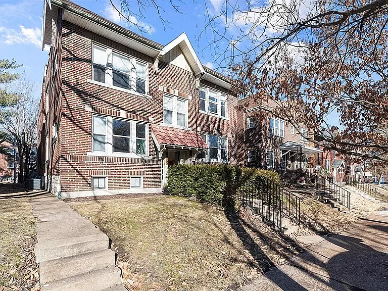 4459 Russell Blvd — Photo 2