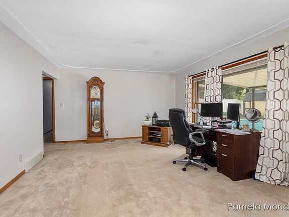 5th image of 3062 Leonard St NW