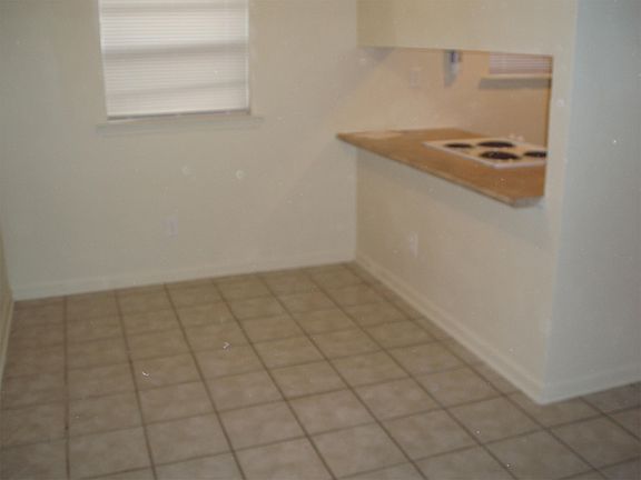 3rd image of 2600 Harvard Ave APT D