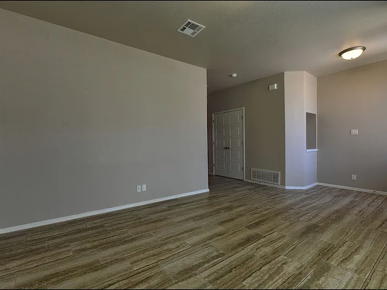221 Jennice Cir — Photo 8