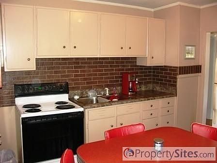 4th image of 120 Fairlawn Dr