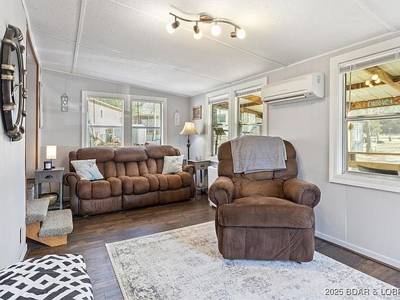 3rd image of 35 Driftwood Park Ln