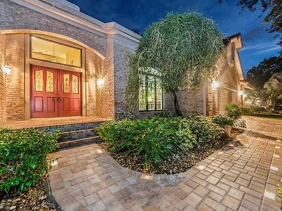 2nd image of 3548 Shoreline Cir