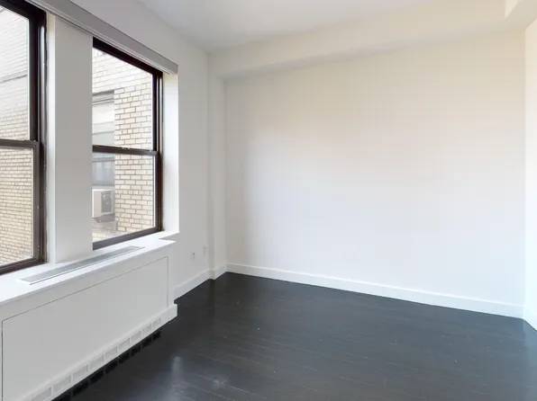 666 West End Avenue image 5 of 14