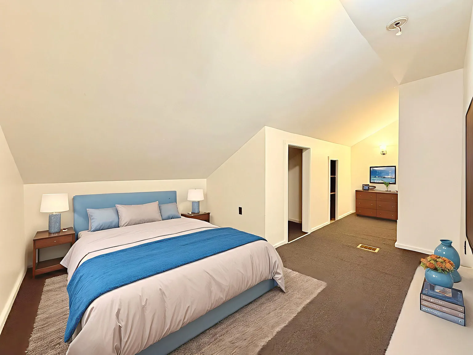 2 bed, 1.0 bath, 842 sqft, $1,850 — Photo 2
