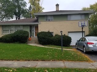 611 S Edward St, Mount Prospect, IL 60056