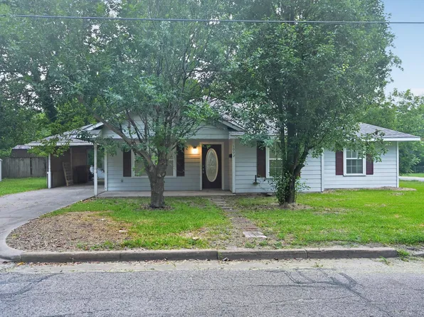 1002 Pine St, Bonham, TX 75418