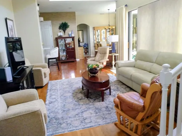 1268 Kendari Ter, Naples, FL 34114