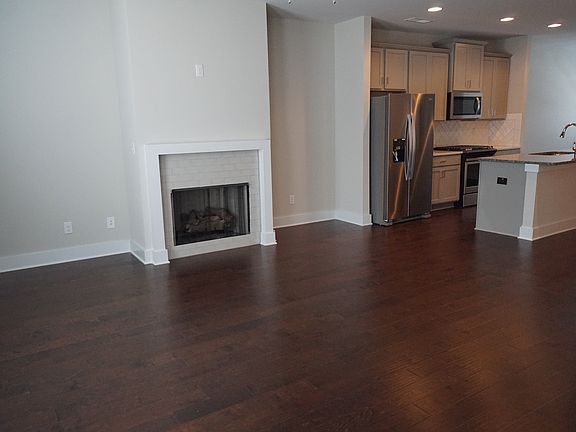 4th image of 3778 Oxford Cir