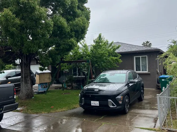 1507 S Sacramento St, Lodi, CA 95240