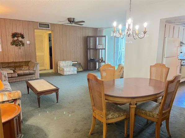 942 NE 199th St APT 202, Miami, FL 33179