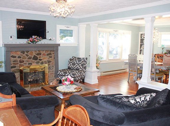 4th image of 66 Plum St