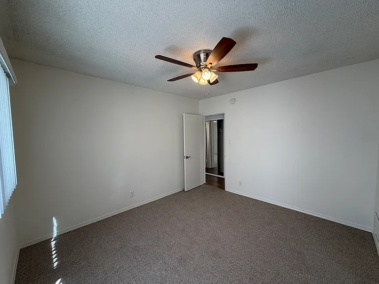 1942 Pelham Ave #2 — Photo 16