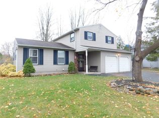 8051 Bamm Hollow Rd, Clay, NY 13041