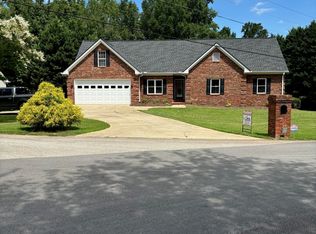 2520 Parker Trl, Gainesville, GA 30506