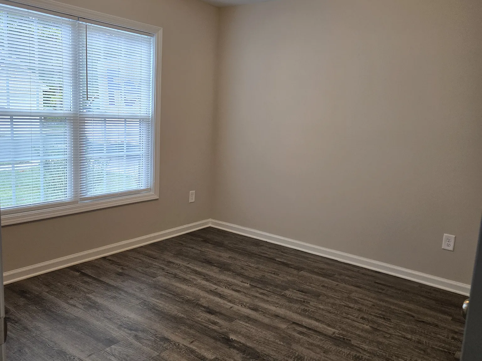 2 bed, 1000 sqft, $1,595 — Photo 4