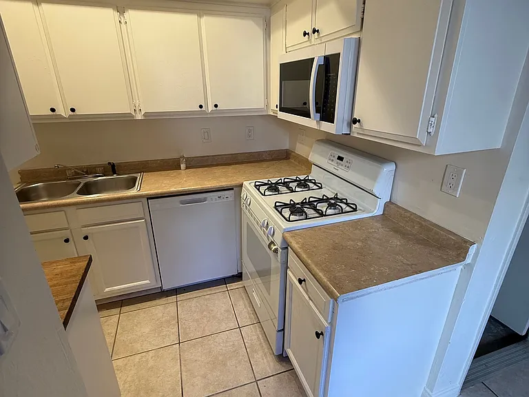 Palin Cir — Photo 6