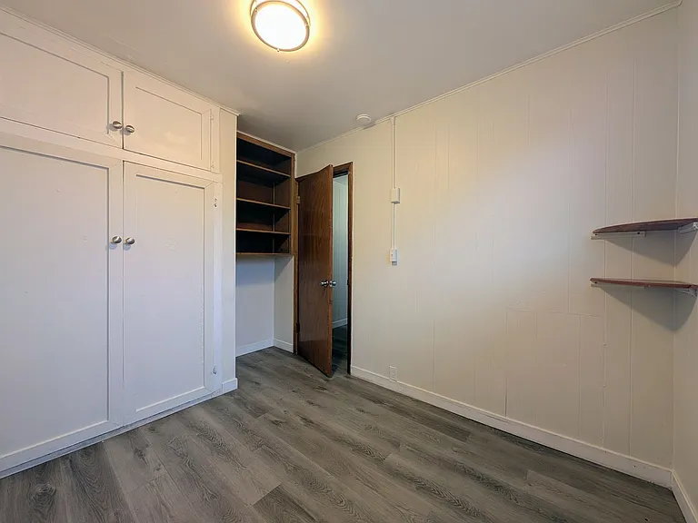 330 Roosevelt Ave — Photo 35
