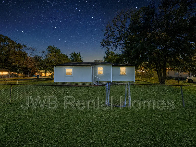 3216 Duane Ave — Photo 11