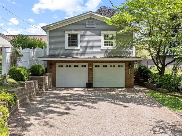 210 Sycamore Dr NW, North Canton, OH 44720