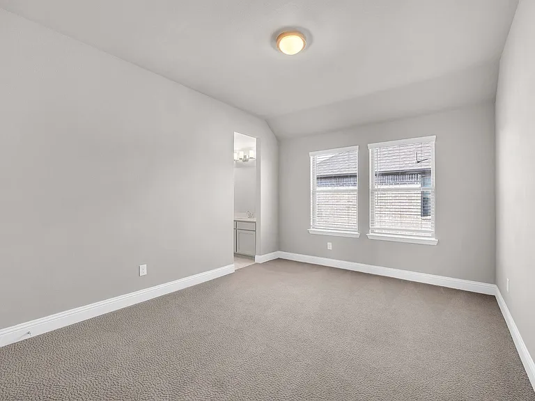 11706 Mikaela Dr — Photo 37