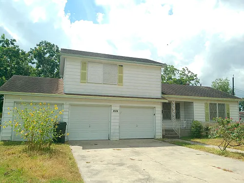 4526 Franklin Dr Photo 1