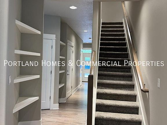 3rd image of 3070 Lazy River Dr