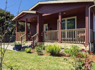 757 Driftwood Ln, Yachats, OR 97498