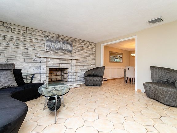 4th image of 7 Rivers Ln