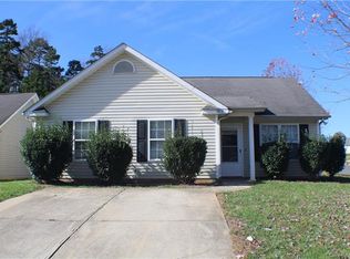 5831 Hamilton Oaks Dr, Charlotte, NC 28216