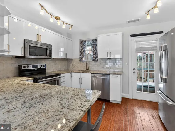 2800 S Wakefield St #A, Arlington, VA 22206