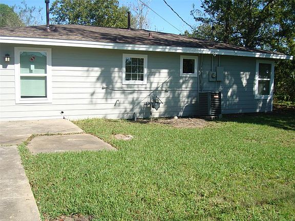 4th image of 456 Texas St