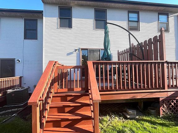 3rd image of 277 Spruce Ct