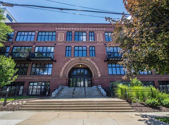 2nd image of 600 Broadway Ave NW APT 422