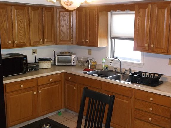3rd image of 41 Zeller St