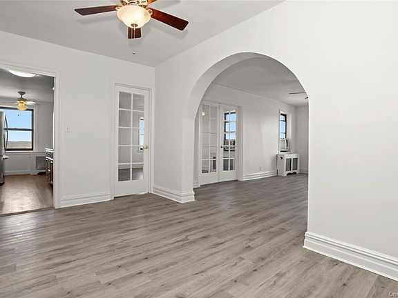 5th image of 10 Nosband Ave APT 5A