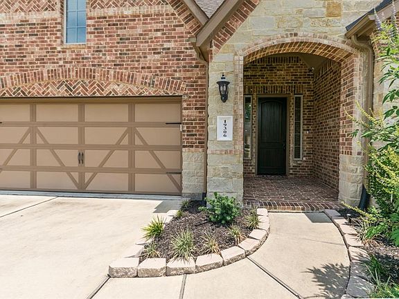 Inviting front entry.