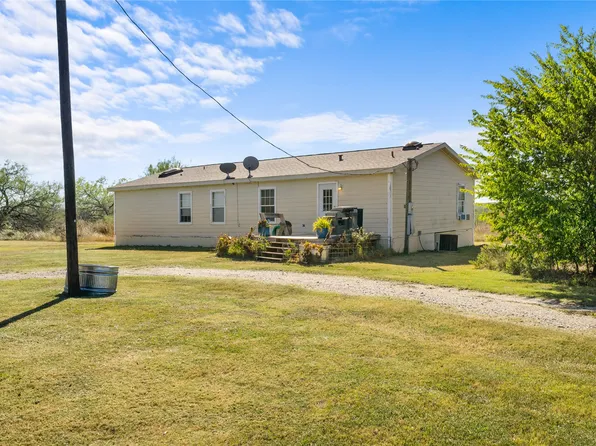 7041 NW County Road 2070, Barry, TX 75102