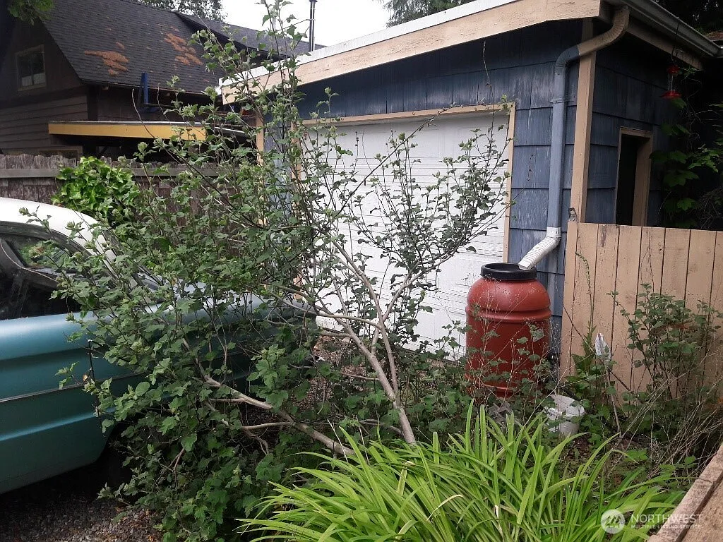 4052 Burton Place W photo 1