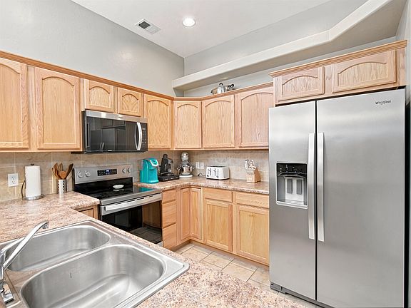 5th image of 576 1/2 Belhaven Way