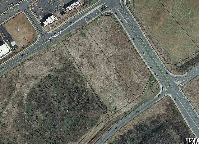 1st image of 1234 N Highway 16