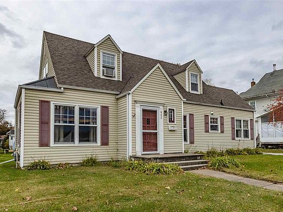 2nd image of 605 Commercial St