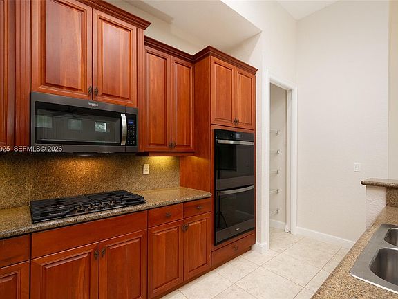 4th image of 10444 Trianon Pl