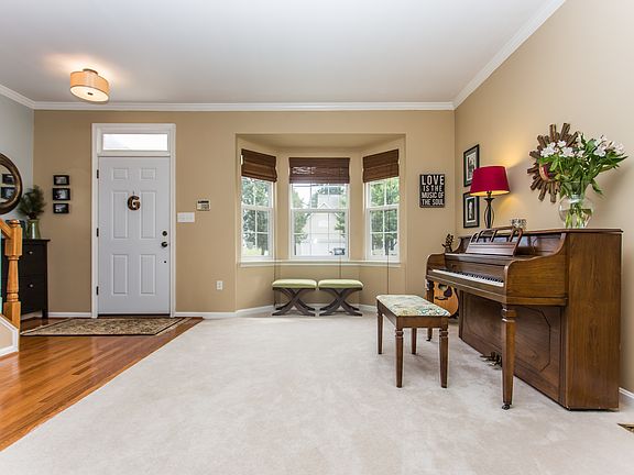 3rd image of 2 Candleridge Ct